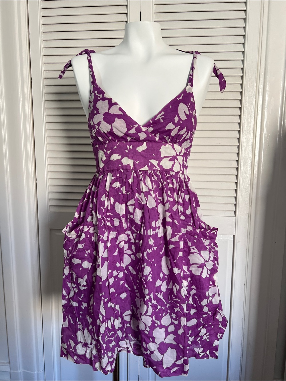 American Eagle Hawaiian Dress w/ bows on shoulders